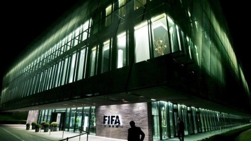 Covid-19: FIFA fala em oportunidade para &quot;reformar&quot; o futebol