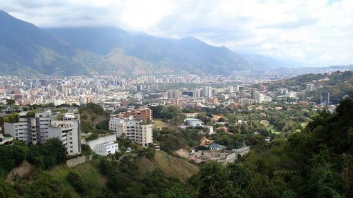 Covid-19: Dois bairros populosos de Caracas com quarentena reforçada