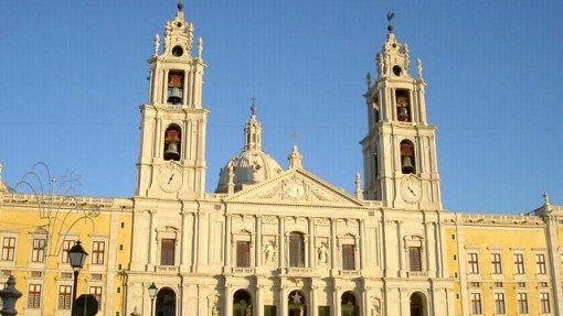 Covid-19: Mafra e Lourinhã interditam estacionamentos e acessos das praias