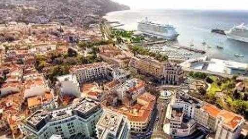 Covid-19: Madeirenses já têm endereço para pedir autorização para viajar de e para a região