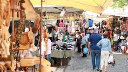 Covid-19: Sem poder vender nas feiras, comunidade cigana já teme a fome - associação