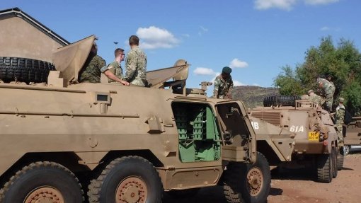 Militares impõem recolher obrigatório de 21 dias na África do Sul
