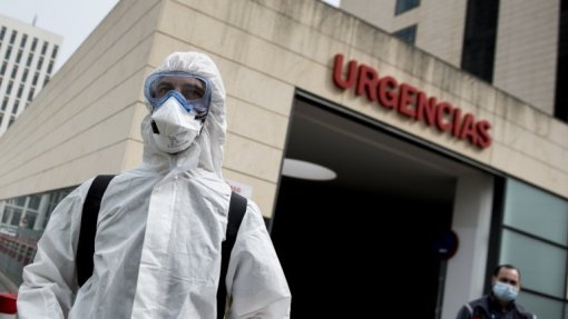 Profissionais de saúde infetados em Espanha aumentaram 75% em três dias