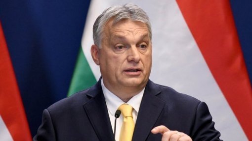 Viktor Orbán recusa críticas e impõe novas restrições na Hungria
