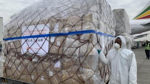 Covid-19: Avião com material médico e de proteção proveniente da China chegou a Lisboa