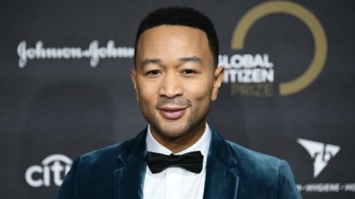 Covid-19: Donald Trump está a fazer &quot;um trabalho terrível&quot; - John Legend