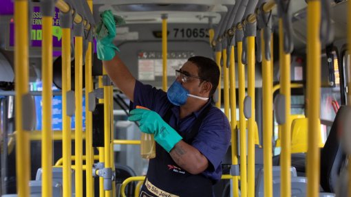 CORREÇÃO: Covid-19: Tribunal do Brasil proíbe campanha que sugeria o regresso ao trabalho
 