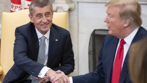 Covid-19: Primeiro-ministro checo aconselha Trump a tornar obrigatório uso de máscara