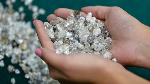Covid-19: Diamantífera russa Alrosa opta por leilão digital devido à pandemia