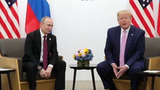 Covid-19: Trump e Putin discutiram cooperação na luta contra pandemia