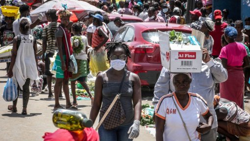 Covid-19: Angolanos pobres num dilema entre contrair o vírus e a realidade da fome