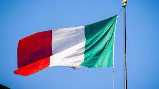 Covid-19: Bandeiras a meia haste e um minuto de silêncio em Itália pelas vítimas