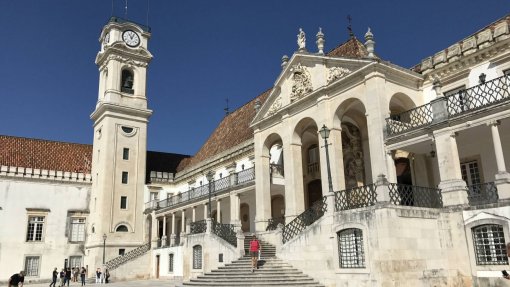 Covid-19: Universidade de Coimbra desenvolve modelo de produção de viseiras