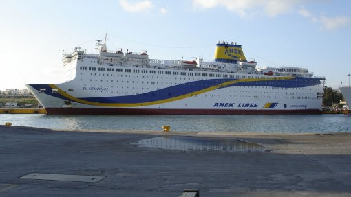 Covid-19: Navio grego entra em quarentena no Pireu com 383 pessoas a bordo
