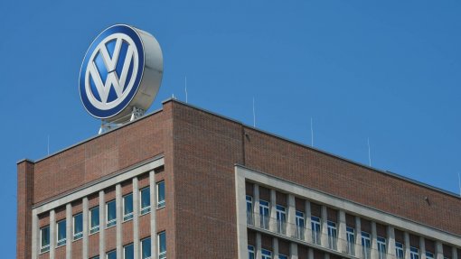 Covid-19: Volkswagen, Porsche e BMW param produção até 19 de abril na Alemanha