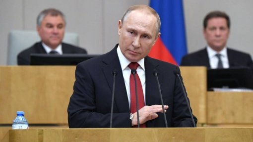 Covid-19: Vladimir Putin em teletrabalho - Porta-voz
