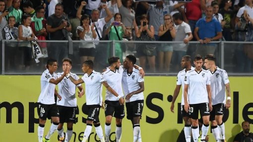 Covid-19: Vitória de Guimarães doa material de proteção ao hospital local