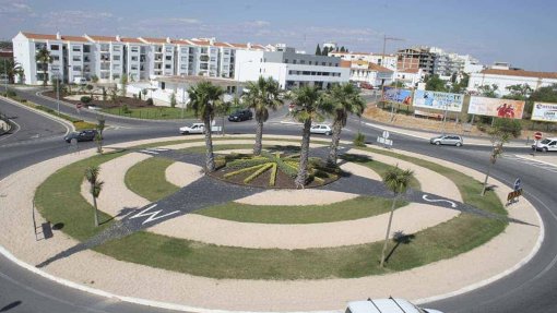 Covid-19: Lagoa, no Algarve, com novas medidas de 1ME para apoiar famílias e empresas