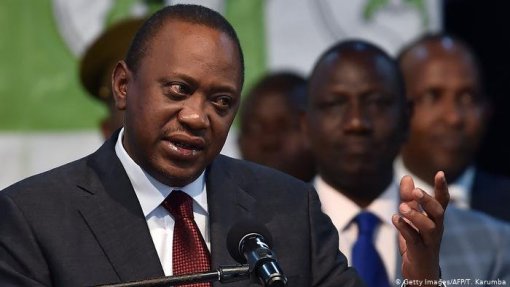 Covid-19: Presidente do Quénia desculpa-se por violência no recolher obrigatório