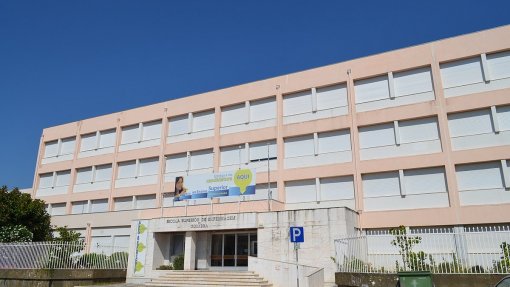 Covid-19: Escola de Enfermagem de Coimbra cria vídeos para cuidadores voluntários de doentes e idosos