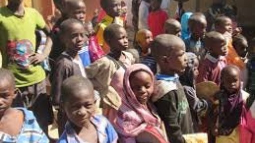 Covid-19: Senegal prepara ajuda alimentar a metade do país