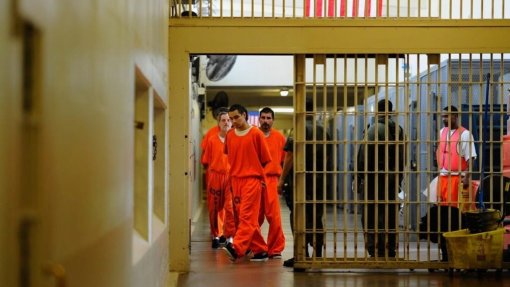 Covid-19: Prisões federais dos EUA isolam 170 mil detidos