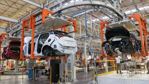 Covid-19: Nissan mantém fábricas fechadas nos EUA até finais de abril