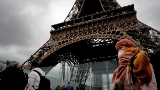 Covid-19: França regista cerca de 900 idosos mortos em lares