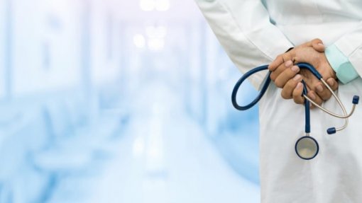 Covid-19: Governo suspende cessação de contratos de profissionais de saúde do SNS