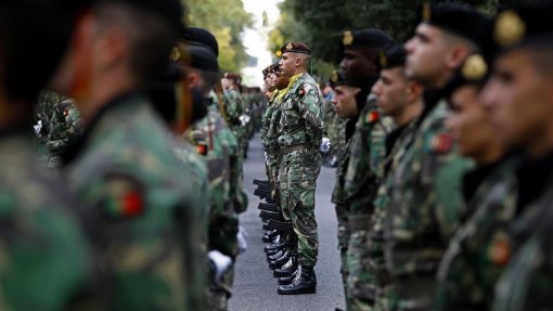 Covid-19: Ministro da Defesa ouvido terça-feira no parlamento sobre apoio dos militares