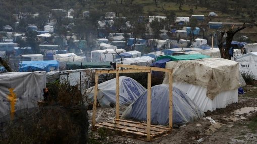 Covid-19: Pandemia ameaça crise de saúde e humanitária em campos de refugiados na Grécia