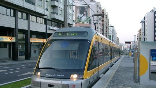 Covid-19: PCP/Porto denuncia redução “para lá do aceitável” de transportes públicos