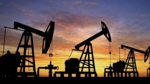 Covid-19: Barril de petróleo Brent cai 1,25% à espera da reunião da OPEP+ na 5.ª feira