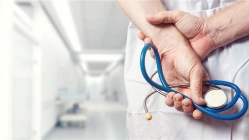 Rácio de médicos e enfermeiros por habitante aumentou - INE