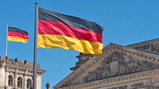 Covid-19: Governo alemão anuncia “empréstimos rápidos” a pequenas e médias empresas