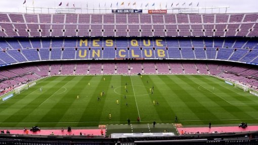 Covid-19: Estádio do Barcelona funciona como ponto de recolha para ensaio clínico
