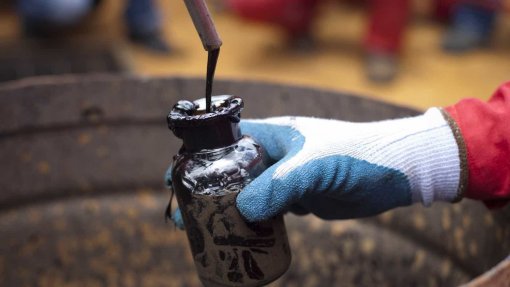 Covid-19: Acordo global para redução da produção mundial de petróleo à espera do sim do México