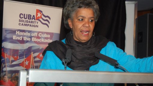 Covid-19: Embaixadora cubana enaltece presença de médicos do seu país em Angola