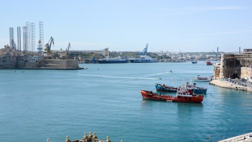 Covid-19: Malta encerra portos e navio Alan Kurdi continua no mar
