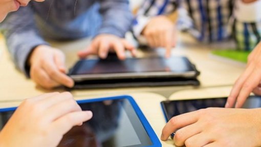 Covid-19: Guimarães disponibiliza 1.000 ‘tablets’ com acesso à Internet a alunos do 1.º ciclo