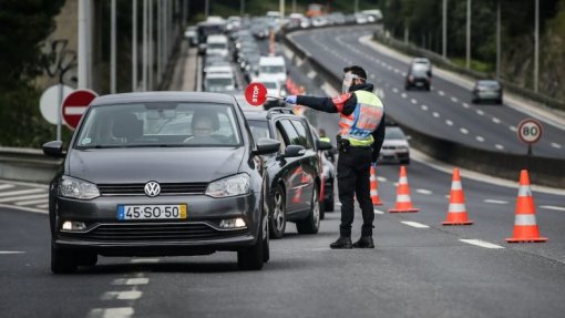 Covid-19: Operação &quot;Páscoa em Casa&quot; no Porto com poucos carros e uma detenção