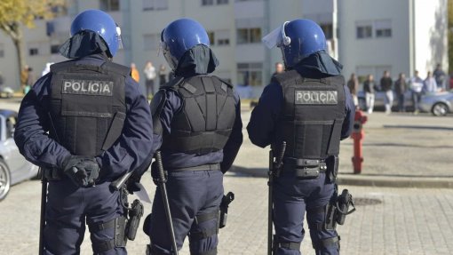 Covid-19: PSP regista 50 detenções por incumprimento das normas do Estado de Emergência