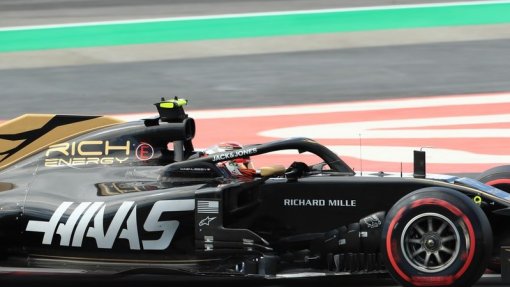 Covid-19: Haas adere a ‘lay-off’ no Reino Unido e corta salários a pilotos de F1