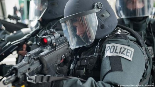 Covid-19: Tumultos em Bruxelas devido a atropelamento de jovem origina 57 detenções
