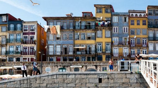 Covid-19: Faculdade de Arquitetura do Porto estuda como população olha para habitações e cidades