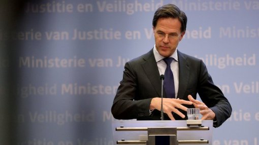 Covid-19: PM da Holanda em alta nas sondagens por gestão da pandemia