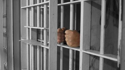 Covid-19: Mais de 570 reclusos libertados por normas excecionais para prisões