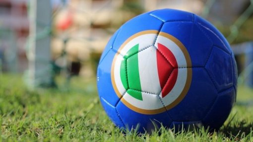 Covid-19: Governo italiano quer Serie A parada e jogos com público só com vacina