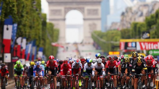 Covid-19: Volta a França reforça lista da centena de eventos desportivos afetados