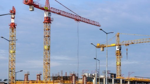 Covid-19: Sindicato da construção volta a pedir ao Governo realização de testes